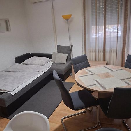 Apartman Centros Osijek Exteriör bild