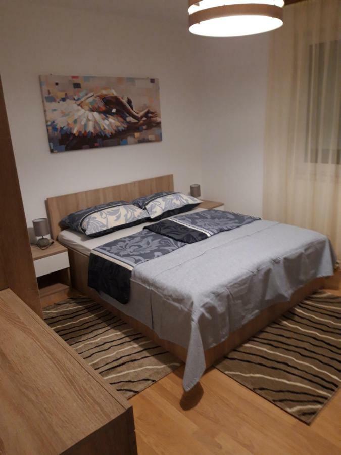 Apartman Centros Osijek Exteriör bild