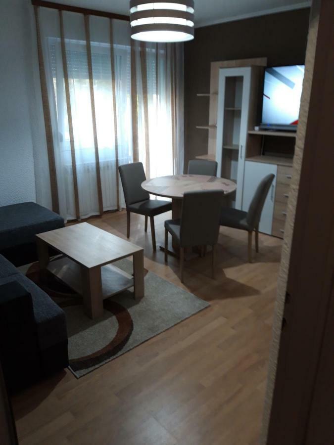 Apartman Centros Osijek Exteriör bild