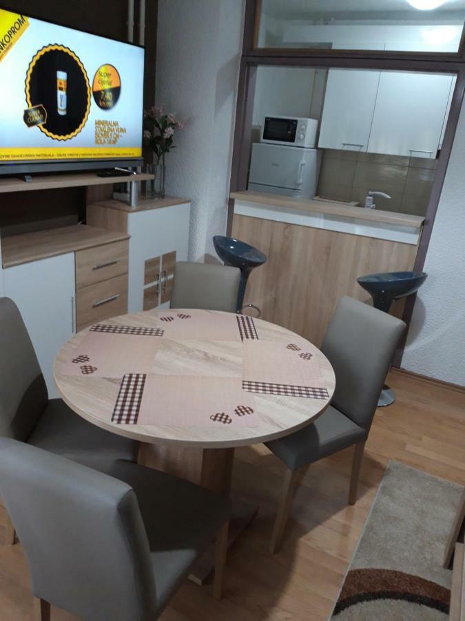 Apartman Centros Osijek Exteriör bild
