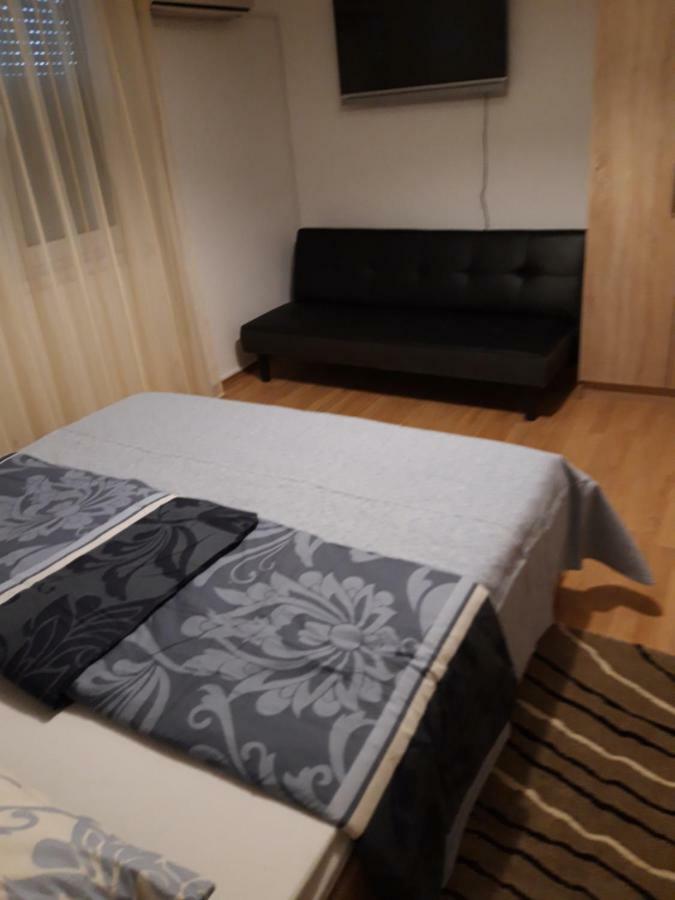 Apartman Centros Osijek Exteriör bild
